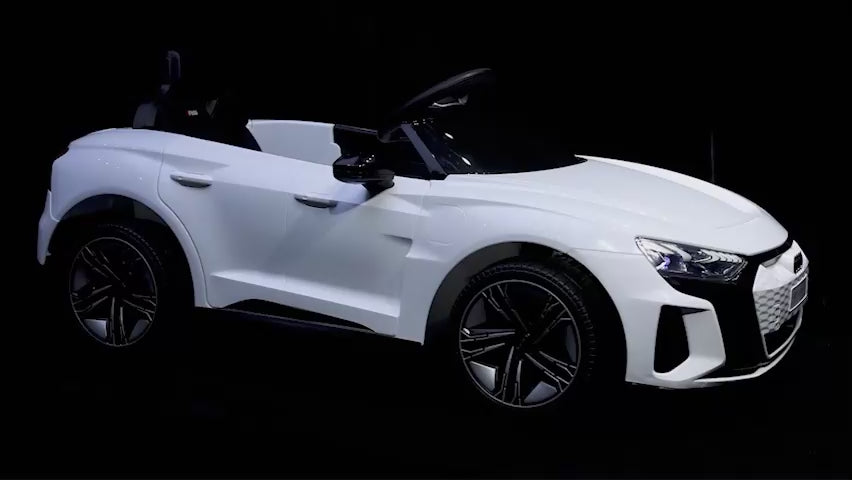 Voiture électrique enfant Audi RS e-tron GT blanche