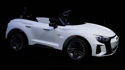 Voiture électrique enfant Audi RS e-tron GT blanche